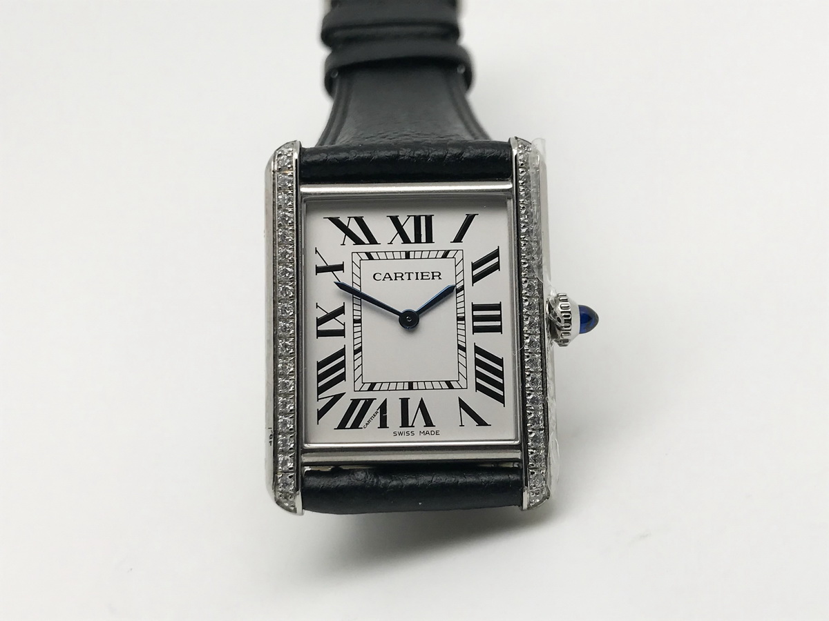Tank Must 34mm Large Stainless Steel White Dial Black Leather Strap Quartz