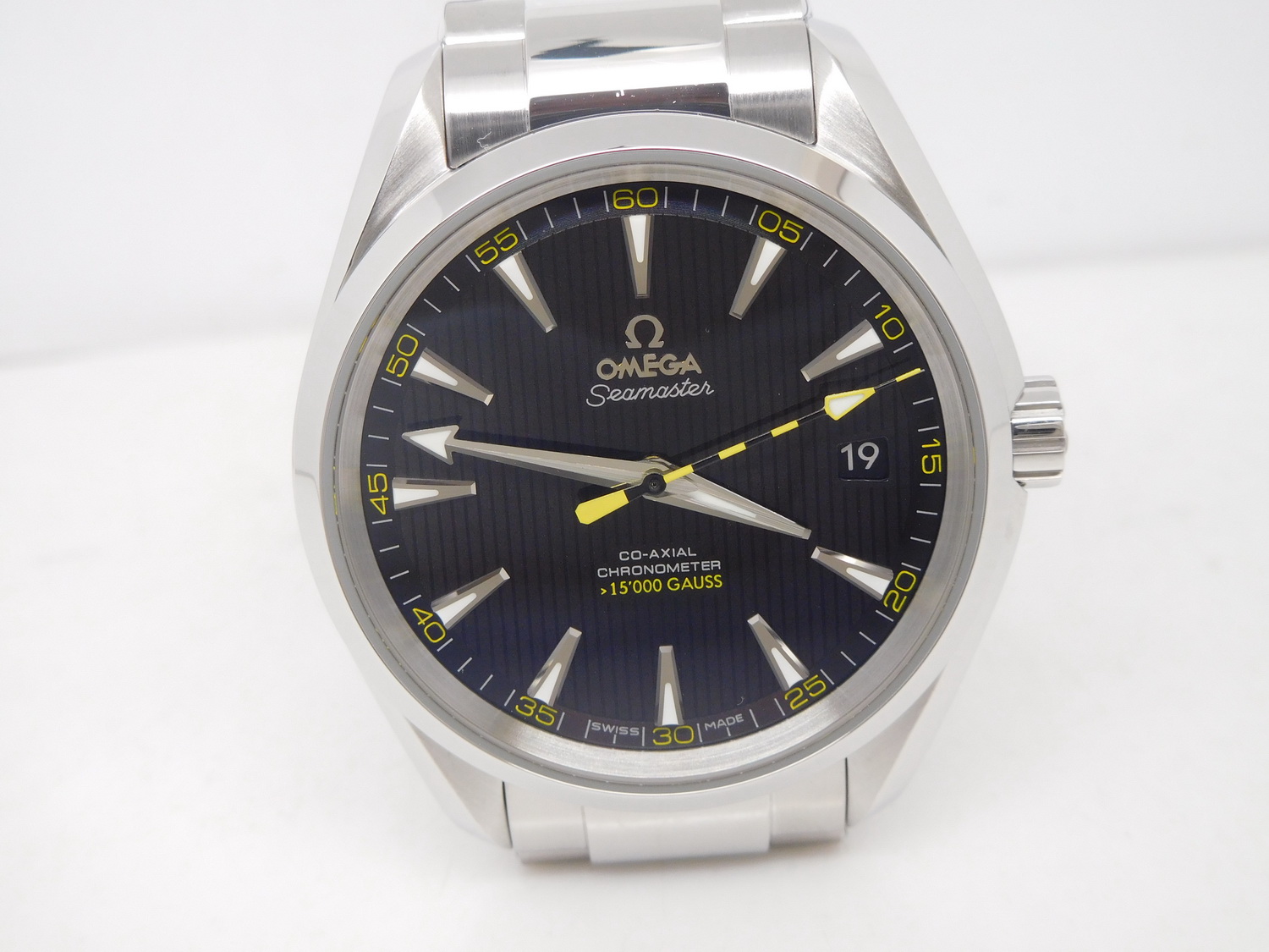 Aqua Terra 41mm 15,000 Gauss Black Stick Dial Stainless Steel Bracelet 8500