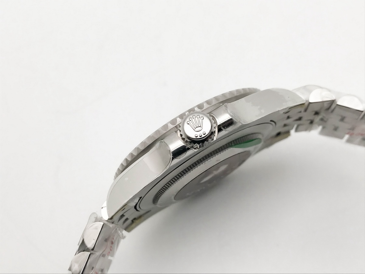 GMT-Master II 126710BLRO 40mm Pepsi Ceramic Bezel Black Dial Jubilee Bracelet 3285 4