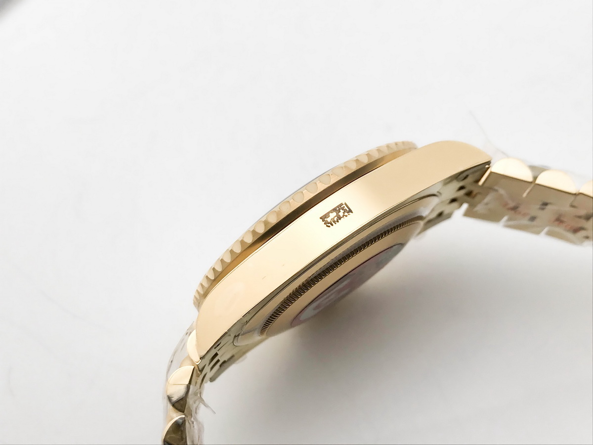 GMT-Master II 126718 40mm Ceramic Bezel Yellow Gold Case Black Dial Jubilee Bracelet 3285 5