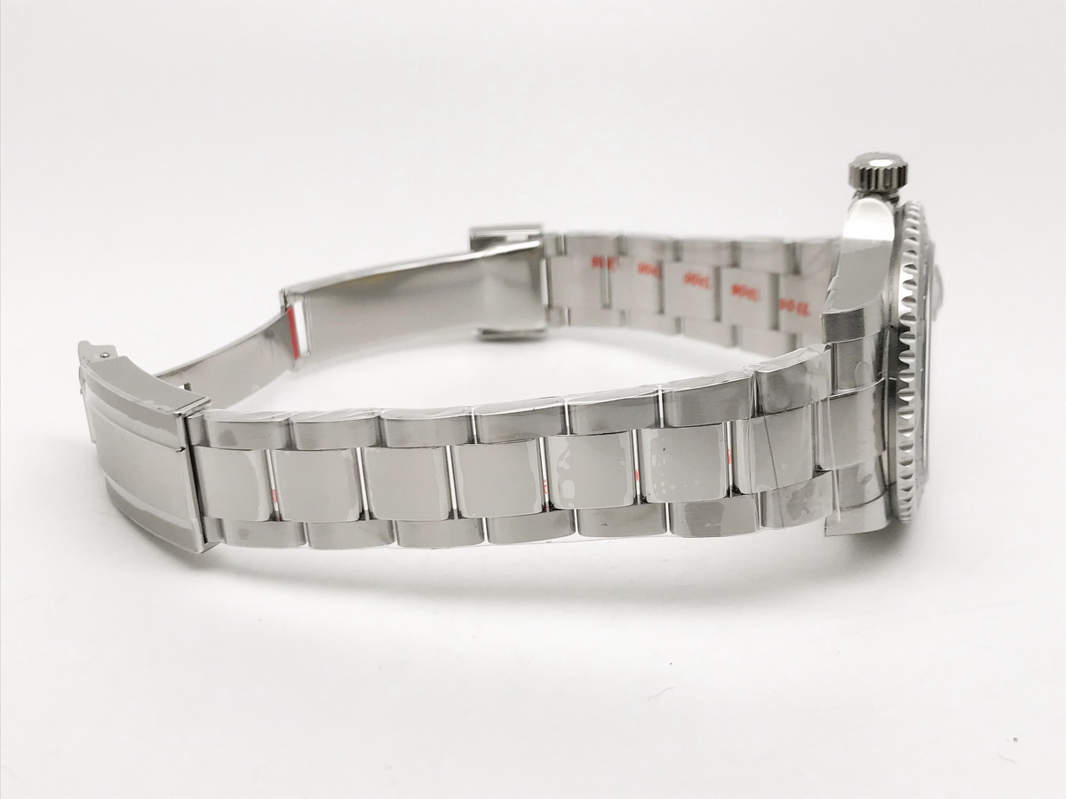 GMT-Master II 126710GRNR 40mm Bruce Wayne Ceramic Bezel Black Dial Oyster Bracelet 3285 4
