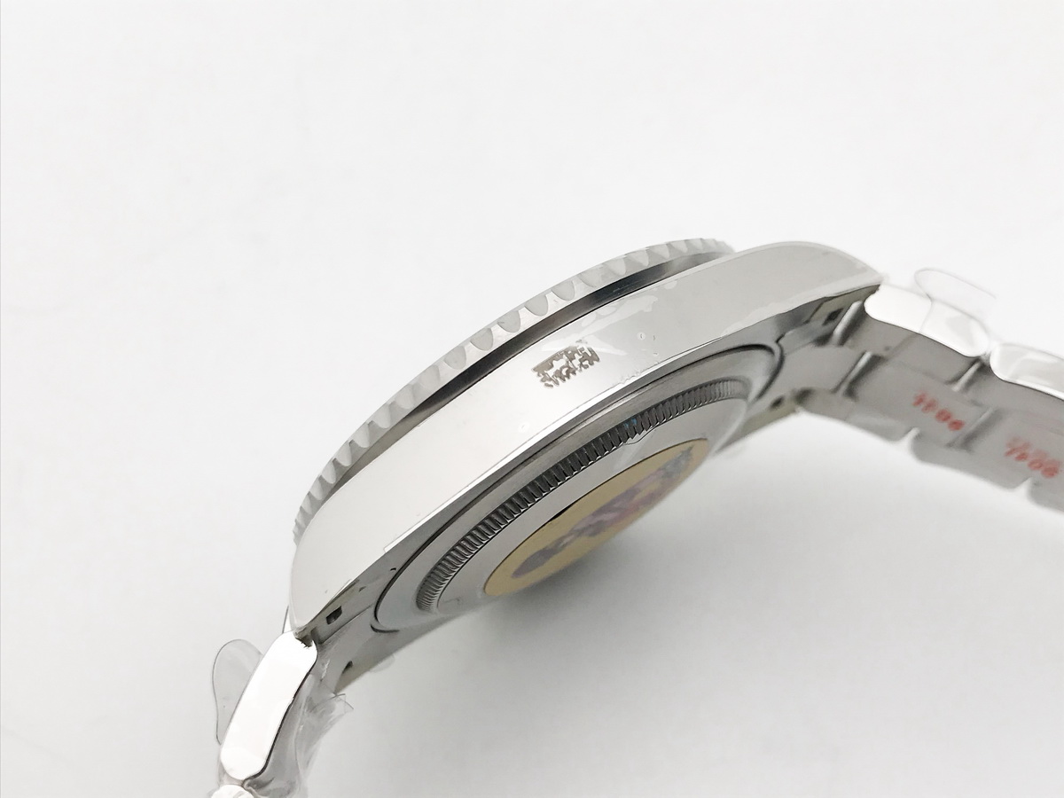 GMT-Master II 126710GRNR 40mm Bruce Wayne Ceramic Bezel Black Dial Oyster Bracelet 3285 6