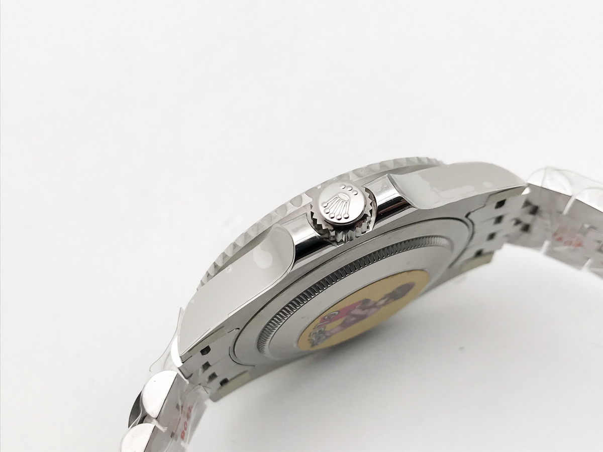 GMT-Master II 126710GRNR 40mm Bruce Wayne Ceramic Bezel Black Dial Jubilee Bracelet 3285 3